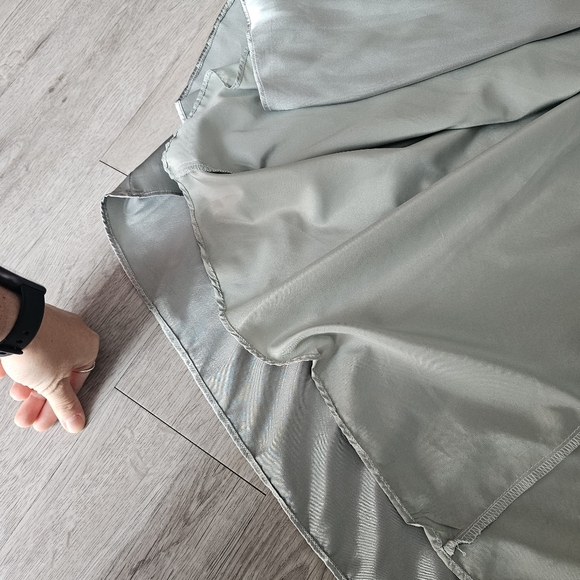 Robe - Picture 5 of 7